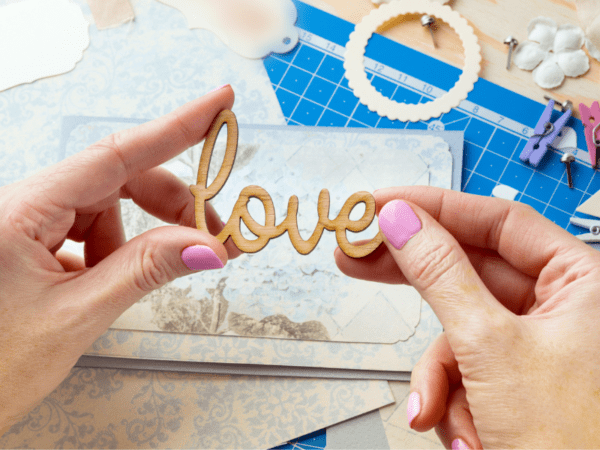 make a pet memorial scrapbook