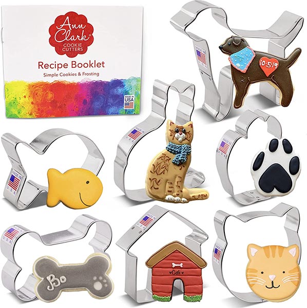 Photo of a 7 Piece Pet Cookie Cutter Set