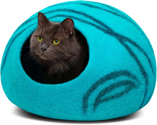 Photo of a MEOWFIA Premium Felt Cat Bed